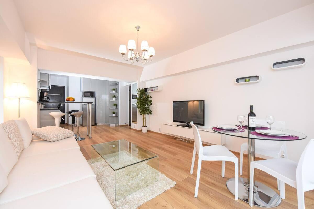 New Luxury Flat At Unirii Square, Piata Unirii Apartment *